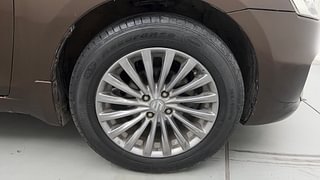 Used 2014 Maruti Suzuki Ciaz [2014-2017] ZXi Petrol Manual tyres RIGHT FRONT TYRE RIM VIEW