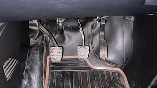 Used 2021 Mahindra XUV500 [2018-2021] W7 Diesel Manual interior PEDALS VIEW