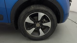 Used 2019 Tata Nexon [2017-2020] XZA Plus AMT Petrol Petrol Automatic tyres RIGHT FRONT TYRE RIM VIEW