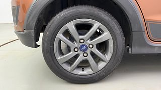 Used 2019 Ford Freestyle [2017-2021] Titanium Plus 1.2 Ti-VCT Petrol Manual tyres RIGHT REAR TYRE RIM VIEW