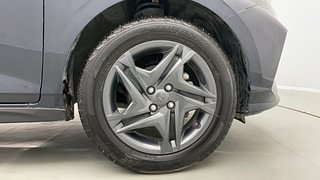 Used 2021 Hyundai New i20 Sportz 1.2 MT Petrol Manual tyres RIGHT FRONT TYRE RIM VIEW