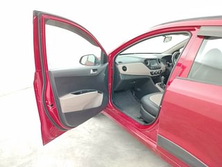 Used 2018 Hyundai Grand i10 [2017-2020] Sportz AT 1.2 Kappa VTVT Petrol Automatic interior LEFT FRONT DOOR OPEN VIEW