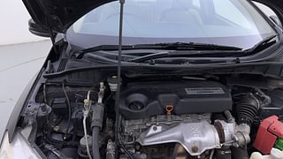 Used 2015 Honda City [2014-2017] VX Diesel Diesel Manual engine ENGINE RIGHT SIDE HINGE & APRON VIEW