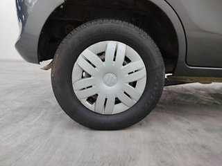 Used 2015 Maruti Suzuki Alto 800 [2012-2016] Lxi Petrol Manual tyres RIGHT REAR TYRE RIM VIEW