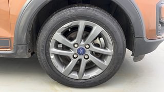 Used 2019 Ford Freestyle [2017-2021] Titanium Plus 1.2 Ti-VCT Petrol Manual tyres RIGHT FRONT TYRE RIM VIEW