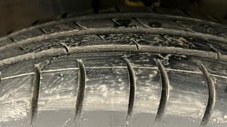 Used 2015 Renault Kwid [2015-2019] RXT Petrol Manual tyres RIGHT FRONT TYRE TREAD VIEW