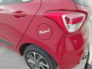 Used 2018 Hyundai Grand i10 [2017-2020] Sportz AT 1.2 Kappa VTVT Petrol Automatic dents MINOR DENT