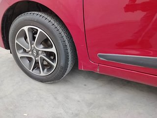Used 2018 Hyundai Grand i10 [2017-2020] Sportz AT 1.2 Kappa VTVT Petrol Automatic dents MINOR DENT