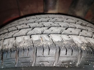 Used 2018 Hyundai Grand i10 [2017-2020] Sportz AT 1.2 Kappa VTVT Petrol Automatic tyres LEFT REAR TYRE TREAD VIEW