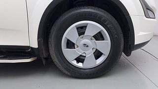 Used 2021 Mahindra XUV500 [2018-2021] W7 Diesel Manual tyres RIGHT FRONT TYRE RIM VIEW