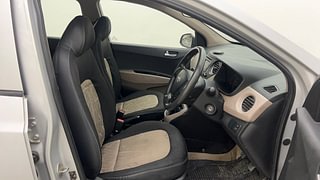 Used 2015 Hyundai Grand i10 [2013-2017] Sportz 1.1 CRDi Diesel Manual interior RIGHT SIDE FRONT DOOR CABIN VIEW