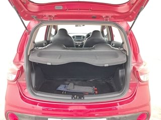 Used 2018 Hyundai Grand i10 [2017-2020] Sportz AT 1.2 Kappa VTVT Petrol Automatic interior DICKY INSIDE VIEW