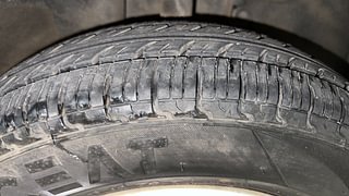 Used 2016 Renault Kwid [2015-2019] 1.0 RXT AMT Petrol Automatic tyres RIGHT FRONT TYRE TREAD VIEW