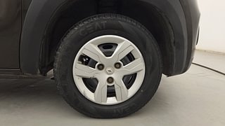 Used 2016 Renault Kwid [2015-2019] 1.0 RXT AMT Petrol Automatic tyres RIGHT FRONT TYRE RIM VIEW