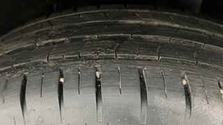 Used 2019 Maruti Suzuki Baleno [2019-2022] Zeta Petrol Petrol Manual tyres LEFT REAR TYRE TREAD VIEW