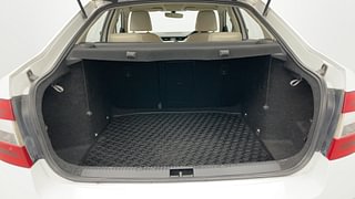 Used 2018 skoda Octavia 2.0L Style TDI AT Diesel Automatic interior DICKY INSIDE VIEW