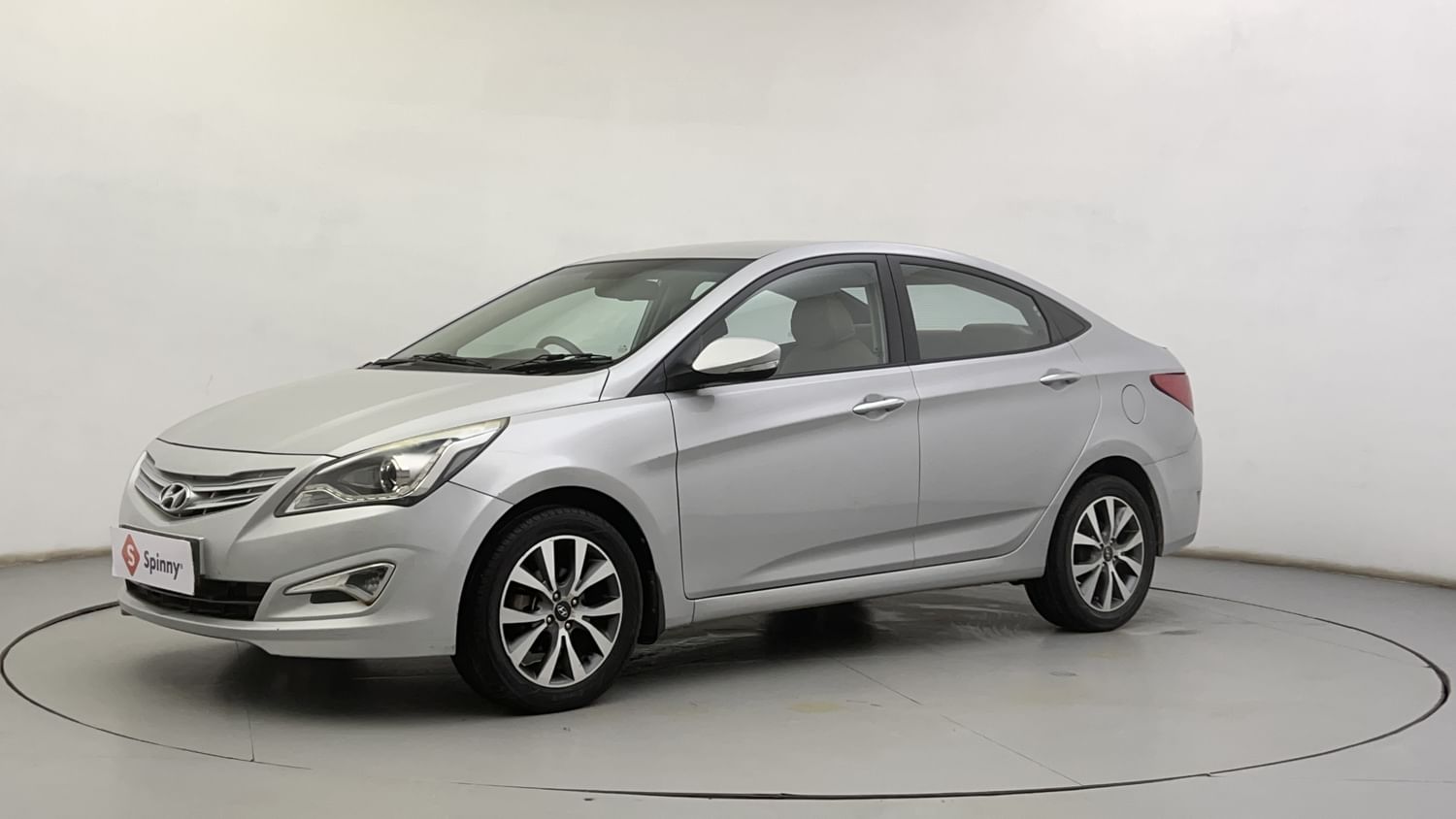 LEFT FRONT CORNER VIEW