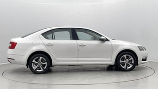 Used 2018 skoda Octavia 2.0L Style TDI AT Diesel Automatic exterior RIGHT SIDE VIEW