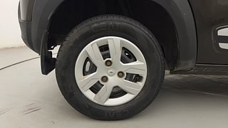 Used 2016 Renault Kwid [2015-2019] 1.0 RXT AMT Petrol Automatic tyres RIGHT REAR TYRE RIM VIEW