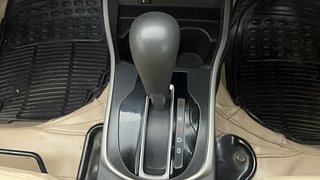 Used 2017 Honda City [2017-2020] V CVT Petrol Automatic interior GEAR  KNOB VIEW