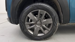 Used 2022 Renault Kwid CLIMBER 1.0 Opt Petrol Manual tyres LEFT FRONT TYRE RIM VIEW