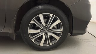 Used 2017 Honda City [2017-2020] V CVT Petrol Automatic tyres RIGHT FRONT TYRE RIM VIEW