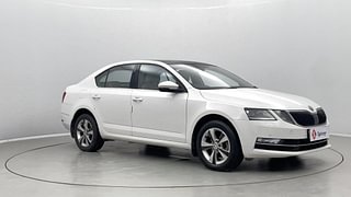 Used 2018 skoda Octavia 2.0L Style TDI AT Diesel Automatic exterior RIGHT FRONT CORNER VIEW