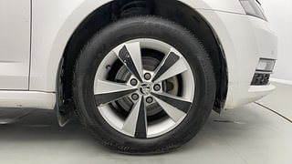 Used 2018 skoda Octavia 2.0L Style TDI AT Diesel Automatic tyres RIGHT FRONT TYRE RIM VIEW