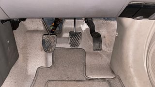 Used 2014 Nissan Sunny [2011-2014] XV Diesel Diesel Manual interior PEDALS VIEW