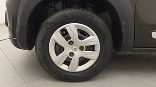 Used 2016 Renault Kwid [2015-2019] 1.0 RXT AMT Petrol Automatic tyres LEFT FRONT TYRE RIM VIEW