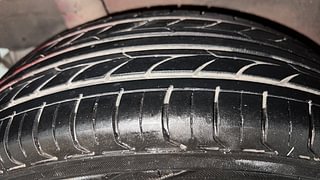 Used 2013 Honda Brio [2011-2016] S MT Petrol Manual tyres RIGHT REAR TYRE TREAD VIEW