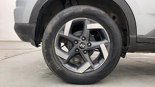 Used 2019 Hyundai Venue [2019-2021] SX 1.0 (O) Turbo Petrol Manual tyres RIGHT REAR TYRE RIM VIEW