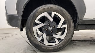 Used 2020 Nissan Magnite XV Premium Turbo (O) Petrol Manual tyres RIGHT REAR TYRE RIM VIEW