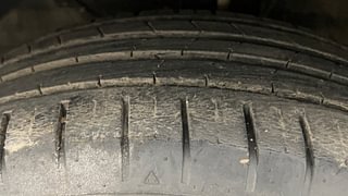 Used 2019 Maruti Suzuki Baleno [2019-2022] Zeta Petrol Petrol Manual tyres LEFT FRONT TYRE TREAD VIEW