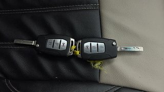 Used 2021 Mahindra XUV 300 W8 Petrol Petrol Manual extra CAR KEY VIEW