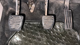 Used 2021 Mahindra XUV 300 W8 Petrol Petrol Manual interior PEDALS VIEW