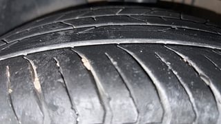 Used 2018 Volkswagen Ameo [2016-2020] 1.0 Highline Plus Petrol Petrol Manual tyres LEFT FRONT TYRE TREAD VIEW