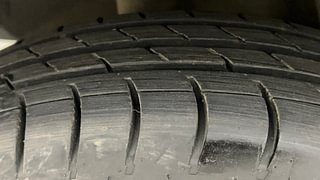 Used 2016 Renault Kwid [2017-2019] RXT 1.0 SCE Special Petrol Manual tyres RIGHT REAR TYRE TREAD VIEW