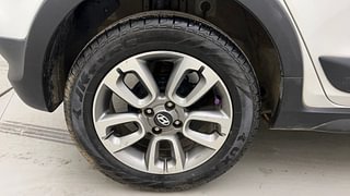 Used 2018 Hyundai i20 Active [2015-2020] 1.2 SX Petrol Manual tyres RIGHT REAR TYRE RIM VIEW