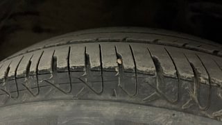 Used 2012 Hyundai i10 [2010-2016] Sportz 1.2 Petrol Petrol Manual tyres RIGHT FRONT TYRE TREAD VIEW