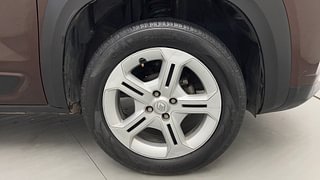 Used 2023 Renault Kiger RXT MT Petrol Manual tyres RIGHT FRONT TYRE RIM VIEW