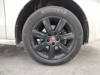 Used 2013 Volkswagen Polo [2010-2014] Comfortline 1.2L (P) Petrol Manual tyres RIGHT FRONT TYRE RIM VIEW