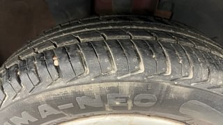 Used 2015 Renault Kwid [2015-2019] RXT Petrol Manual tyres RIGHT FRONT TYRE TREAD VIEW