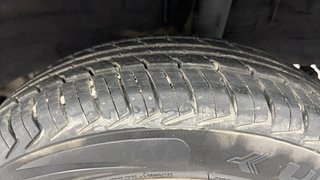 Used 2015 Renault Kwid [2015-2019] RXT Petrol Manual tyres LEFT REAR TYRE TREAD VIEW