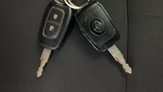 Used 2015 Renault Kwid [2015-2019] RXT Petrol Manual extra CAR KEY VIEW