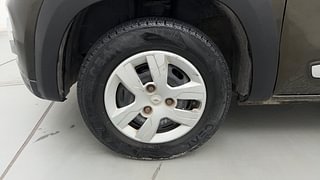 Used 2017 Renault Kwid [2017-2019] RXT 1.0 SCE Special Petrol Manual tyres LEFT FRONT TYRE RIM VIEW