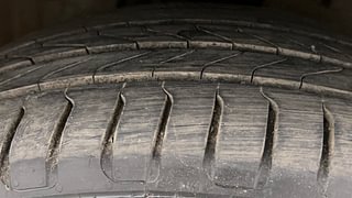 Used 2016 Honda BR-V [2016-2020] V CVT Petrol Petrol Automatic tyres RIGHT FRONT TYRE TREAD VIEW