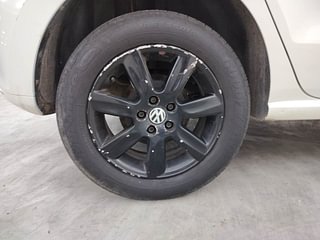 Used 2013 Volkswagen Polo [2010-2014] Comfortline 1.2L (P) Petrol Manual tyres RIGHT REAR TYRE RIM VIEW