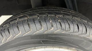 Used 2015 Renault Kwid [2015-2019] RXT Petrol Manual tyres RIGHT REAR TYRE TREAD VIEW