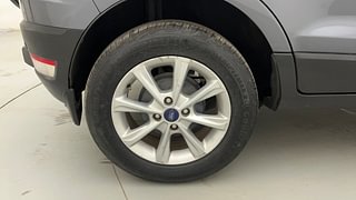 Used 2020 Ford EcoSport [2017-2021] Titanium 1.5L TDCi Diesel Manual tyres RIGHT REAR TYRE RIM VIEW